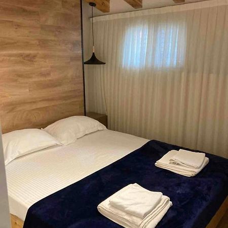 Lovely Loft 1-Bedroom In The Heart Of Tirana Buitenkant foto