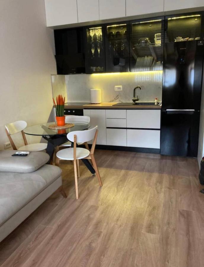 Lovely Loft 1-Bedroom In The Heart Of Tirana Buitenkant foto