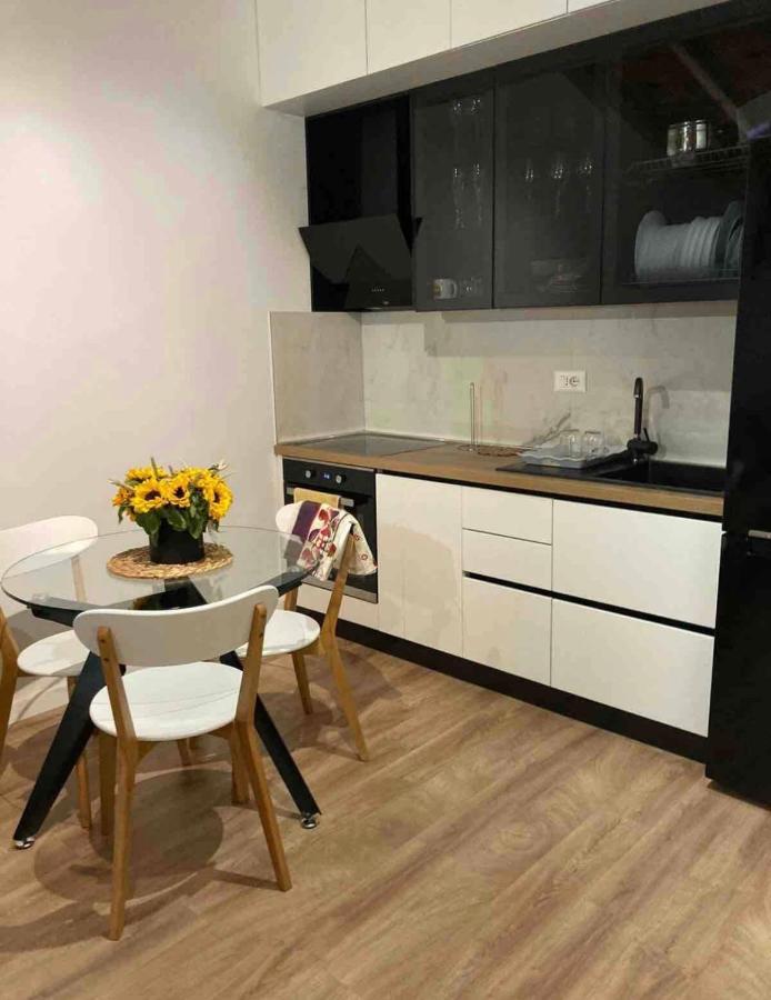 Lovely Loft 1-Bedroom In The Heart Of Tirana Buitenkant foto