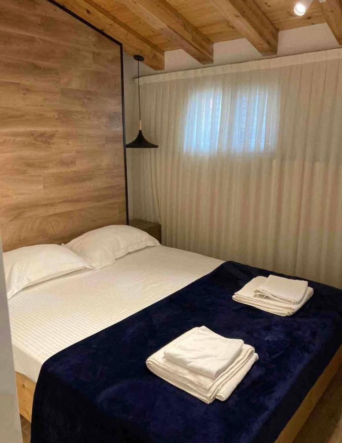 Lovely Loft 1-Bedroom In The Heart Of Tirana Buitenkant foto