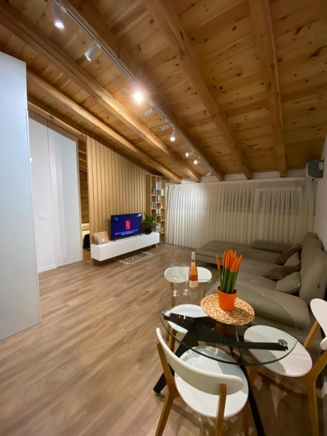 Lovely Loft 1-Bedroom In The Heart Of Tirana Buitenkant foto